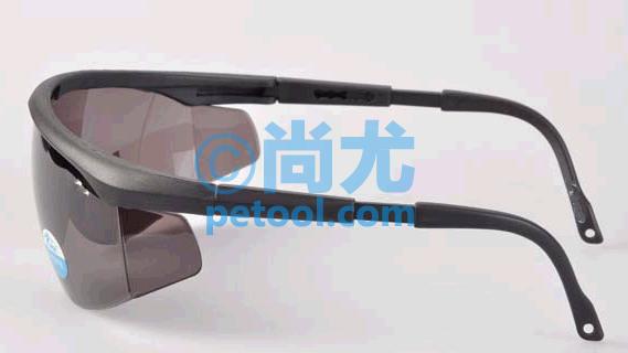 SKU:00235441,台湾聚碳酸酯弧形镜片安全眼镜的照片